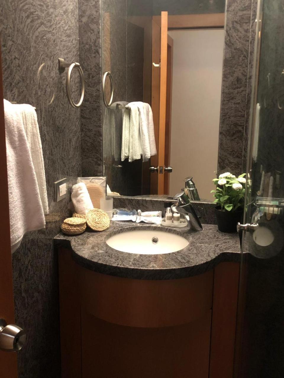 120 m2, 2 yatak odalı, 2 banyolu , Mamilla / King David bölgesinde Kudüs Dış mekan fotoğraf